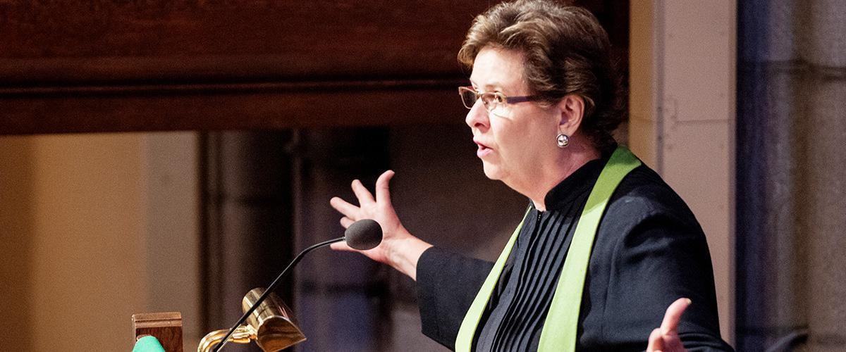 The Rev. Dr. Agnes W. Norfleet preaching a sermon at Bryn Mawr Presbyterian Church